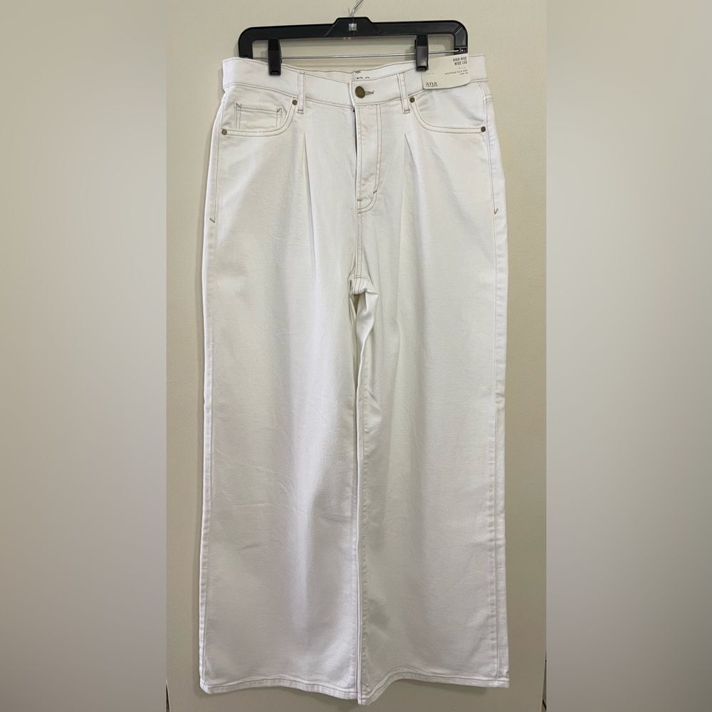a.n.a Women's High-Rise Wide Leg Pleated Jeans White. Size 10. NWT - Picture 2 of 16